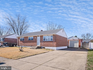 34 Holly Dr, New Castle, DE 19720