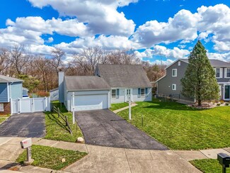 1488 Red Leaf Ln, Columbus, OH 43223