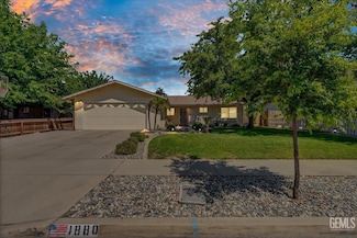 1880 S Balboa St, Tulare, CA 93274