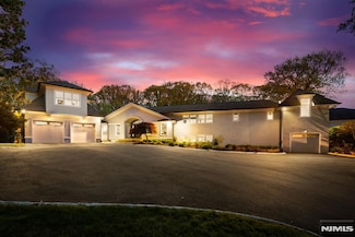 425 Highview Rd, Englewood, NJ 07631