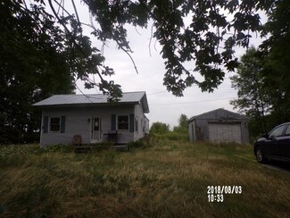 489 Lakewood Dr, Swanton, VT 05488