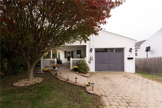 81 W Earle St, Cumberland, RI 02864