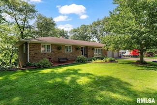 109 Hillcrest Dr, Geneseo, IL 61254