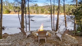 51 Mountain Ln, Warrensburg, NY 12885