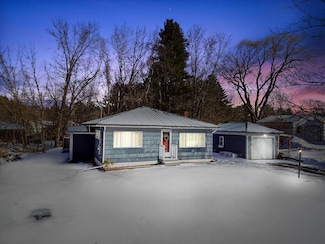 110 Summit Ave, Farmington, ME 04938