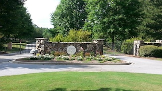 407 Eagles Harbor Dr, Hodges, SC 29653