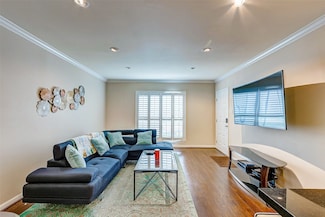 1800 Stoney Brook Dr Unit 102, Houston, TX 77063