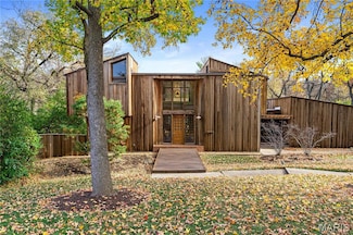 952 Revere Dr, Saint Louis, MO 63141