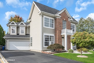 1 Westlake Ct, Morganville, NJ 07751