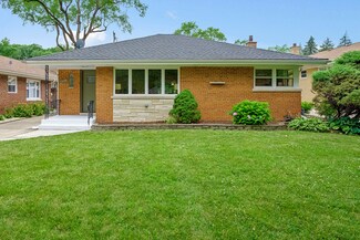 1132 Woodside Rd, La Grange Park, IL 60526