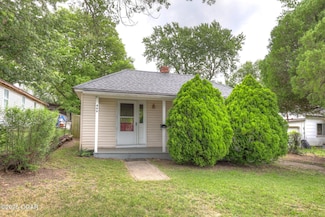 409 Club St, Joplin, MO 64801