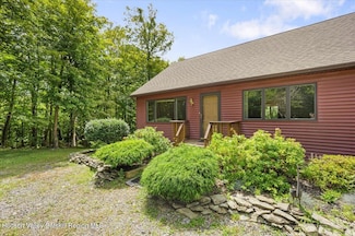73 Woods Dr, Clinton Corners, NY 12514