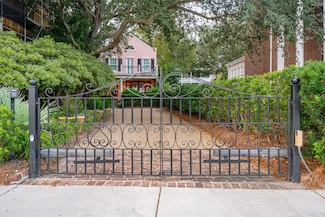 14 1/2 Murray Blvd, Charleston, SC 29401