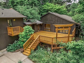 9292 SW View Point Terrace, Portland, OR 97219