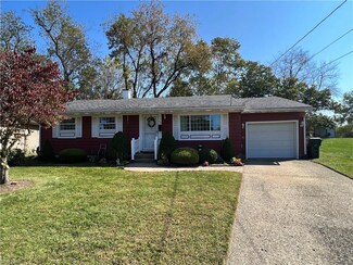 950 Lakeview Dr, Dover, OH 44622