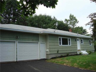 34 Grove St, Lisbon, ME 04252