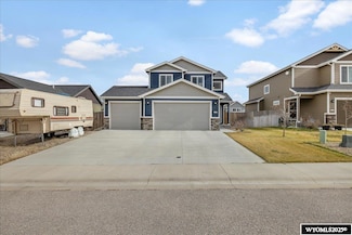 915 S 6th Ave, Mills, WY 82604