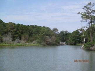 54-1-54F Galway Dr, Kilmarnock, VA 22482