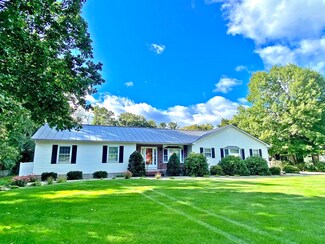 242 Putney Rd, Brattleboro, VT 05301
