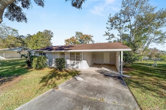 21529 SW Honeysuckle St, Dunnellon, FL 34431