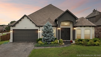 905 W Elmira St, Broken Arrow, OK 74012