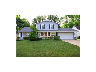 9146 Switzer St, Overland Park, KS 66214