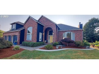 5710 SE 32nd St, Gresham, OR 97080