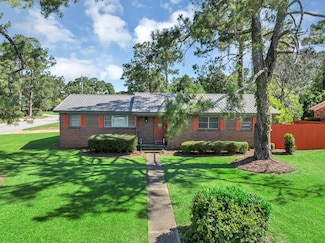 2608 Whispering Pines Rd, Albany, GA 31707