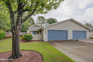 6025 Inland Greens Dr, Wilmington, NC 28405