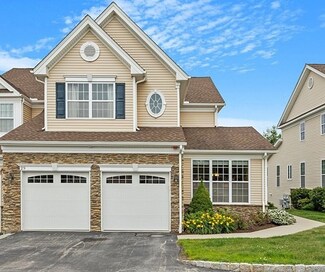 29 Avebury Ln Unit 21, Marlborough, MA 01752