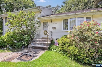 37-06 Northern Dr Unit 1X, Fair Lawn, NJ 07410