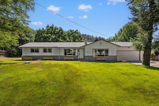 896 W Evans Creek Rd, Rogue River, OR 97537