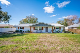 5716 Gibson Shores Dr, Lakeland, FL 33809