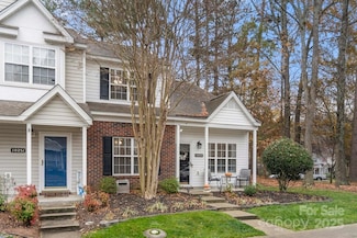 10255 Reindeer Way Ln, Charlotte, NC 28216