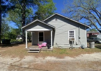 1816 Booker Ave, Lumberton, NC 28358