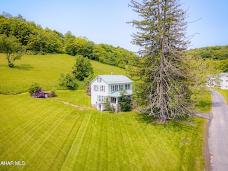 930 Osman Rd, Pleasantville, PA 15521