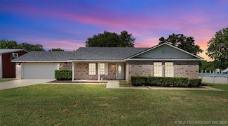 976 SW 650 Rd, Chouteau, OK 74337