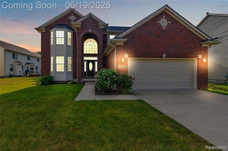 2322 Kirkton Dr, Troy, MI 48083