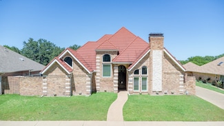 2709 Oak Point Dr, Garland, TX 75044