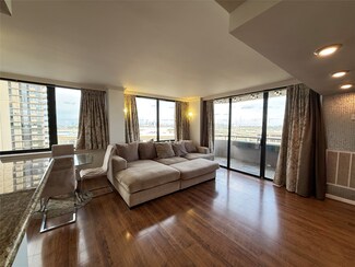 3525 Sage Rd Unit 1204, Houston, TX 77056