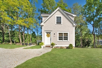 652 First Parish Rd, Scituate, MA 02066