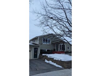 2 Bittersweet Ln, Burlington, VT 05401