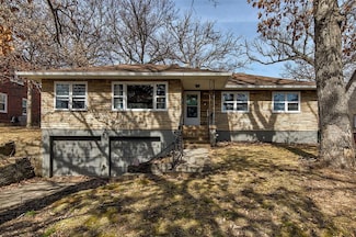 1305 Chautauqua Pkwy, Des Moines, IA 50314