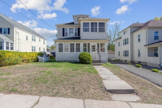 33 Woodmere Rd, West Hartford, CT 06119