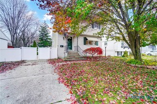 2268 Rose Hill Dr, Toledo, OH 43615