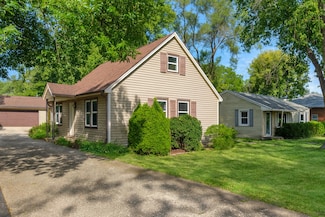 3916 Liberty Blvd, Westmont, IL 60559