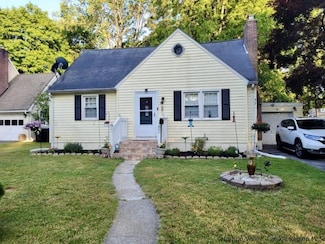 60 Oakwood Blvd, Poughkeepsie, NY 12603