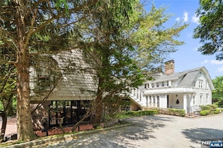 9 E Saddle River Rd, Saddle River, NJ 07458