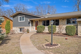 5955 Seamans Dr, Excelsior, MN 55331