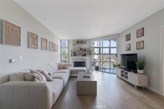 171 N Church Ln Unit 306, Los Angeles, CA 90049